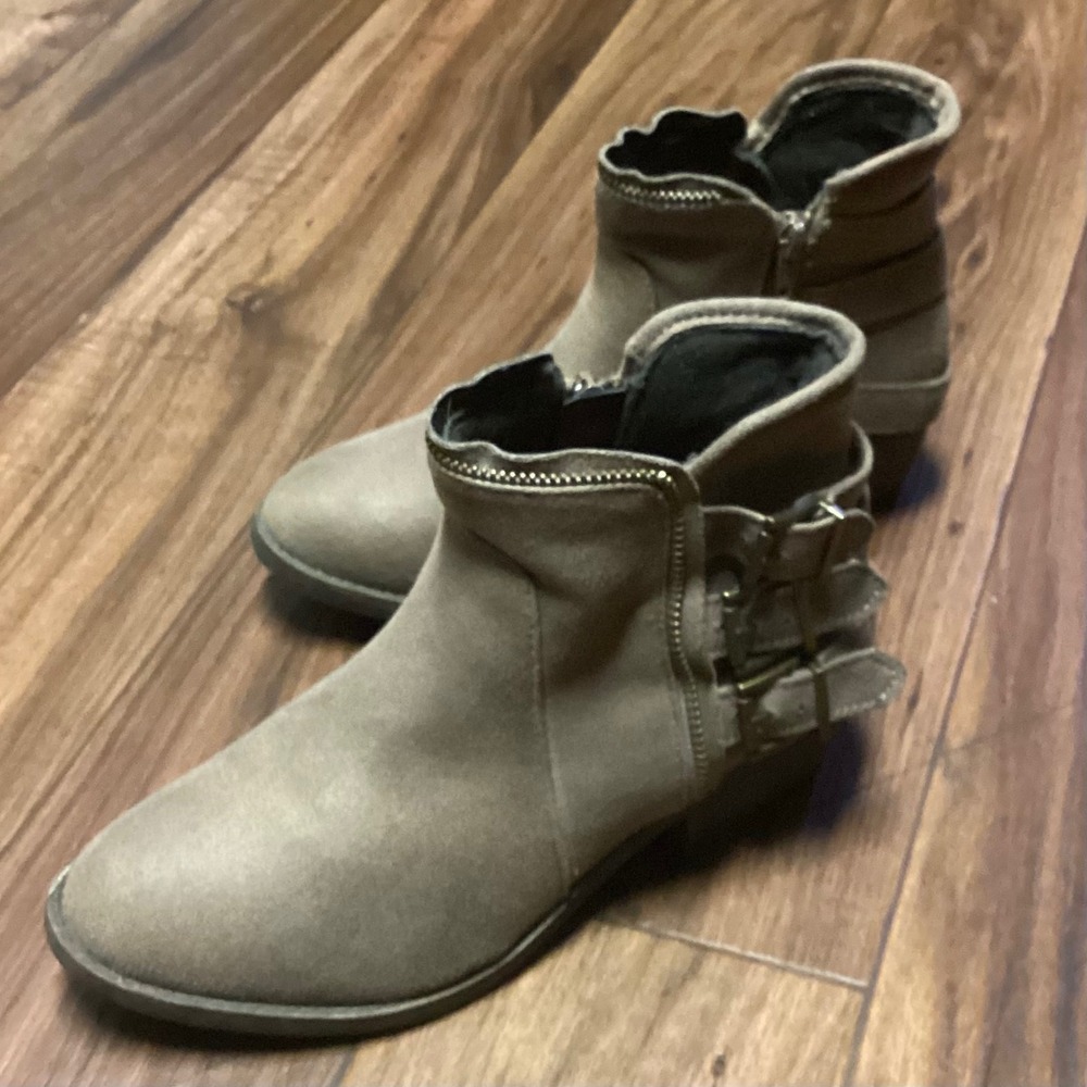 POP Worthy Vintage Faux Suede Triple Buckle Ankle Booties Block Heel Booties